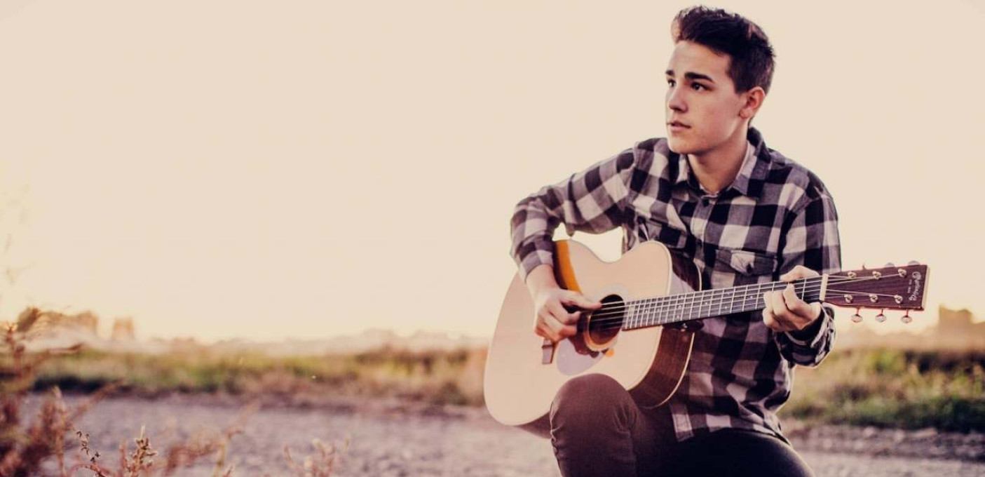 [+]JACOB WHITESIDES[+] [-]+ JACKSON HARRIS[-]